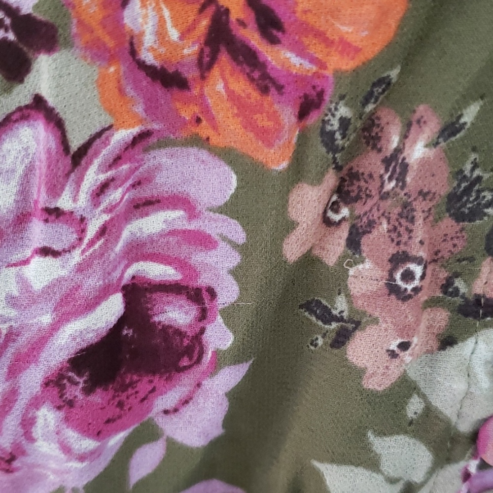 Gorgeous olive floral dress - Picture 3 of 3